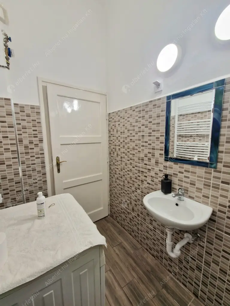 Kiadó albérlet 210000 Ft/hó áron: Budapest, I. kerület  Avar utca. Mérete: 39 nm, 1 szobás | Alberlet.hu - 6577403