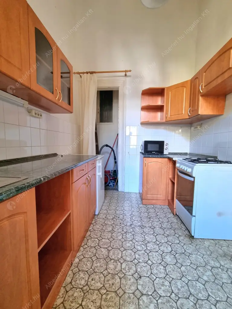 Kiadó albérlet 249000 Ft/hó áron: Budapest, I. kerület  Batthyány tér. Mérete: 74 nm, 2 szobás | Alberlet.hu - 6561657