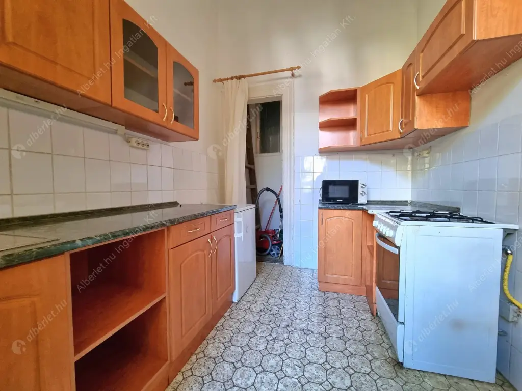 Kiadó albérlet 249000 Ft/hó áron: Budapest, I. kerület  Batthyány tér. Mérete: 74 nm, 2 szobás | Alberlet.hu - 6561658