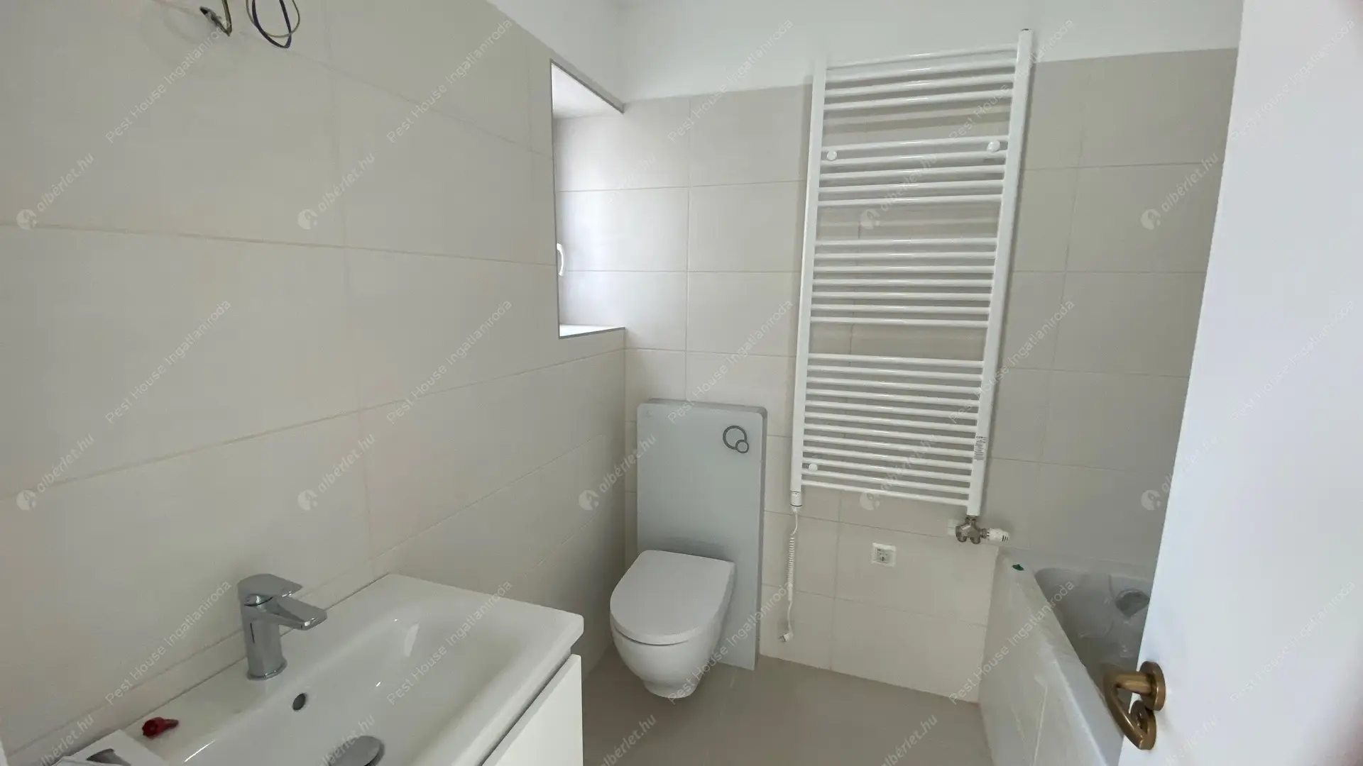 Kiadó albérlet 435000 Ft/hó áron: Budapest, I. kerület  Batthyány utca. Mérete: 100 nm, 3 szobás | Alberlet.hu - 6453534