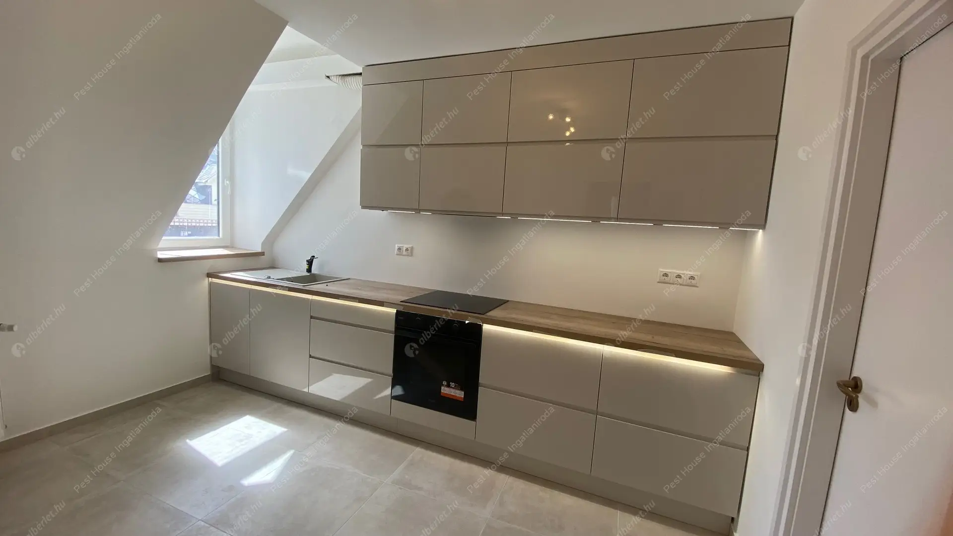 Kiadó albérlet 435000 Ft/hó áron: Budapest, I. kerület  Batthyány utca. Mérete: 100 nm, 3 szobás | Alberlet.hu - 6453540