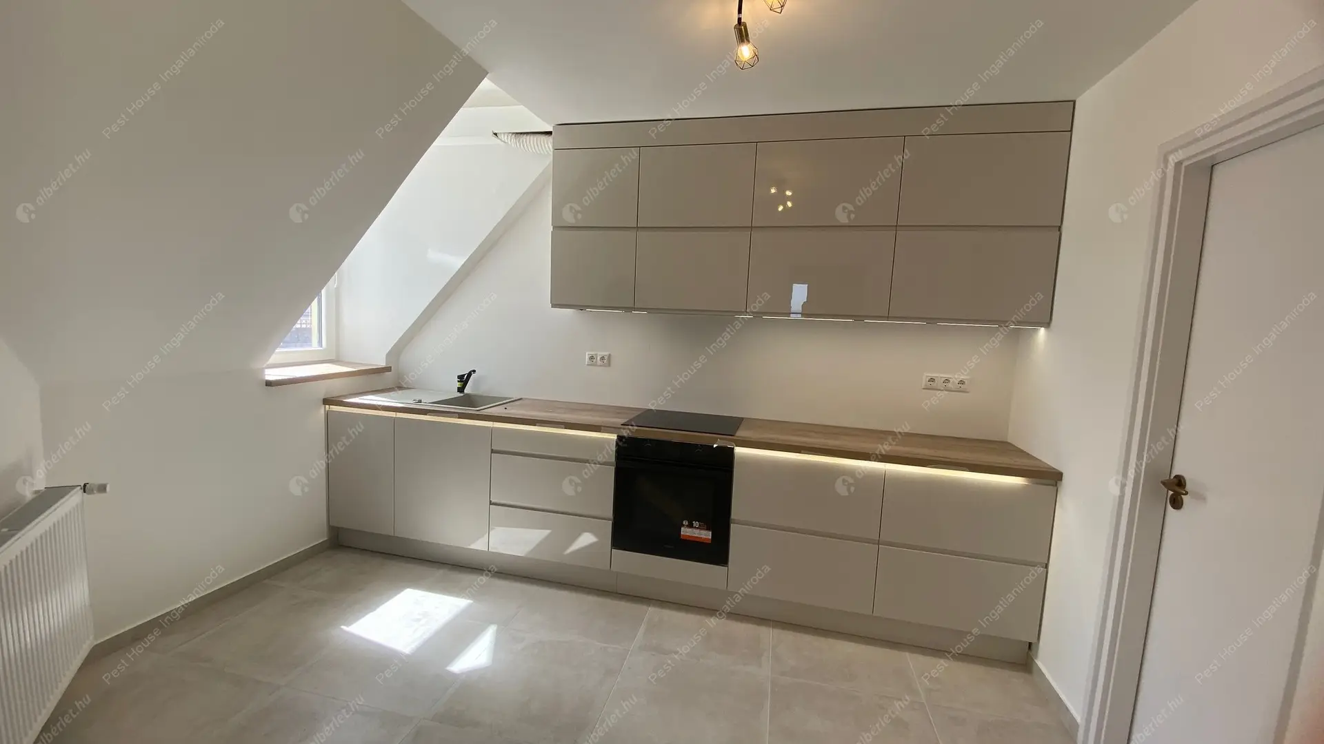 Kiadó albérlet 435000 Ft/hó áron: Budapest, I. kerület  Batthyány utca. Mérete: 100 nm, 3 szobás | Alberlet.hu - 6453541