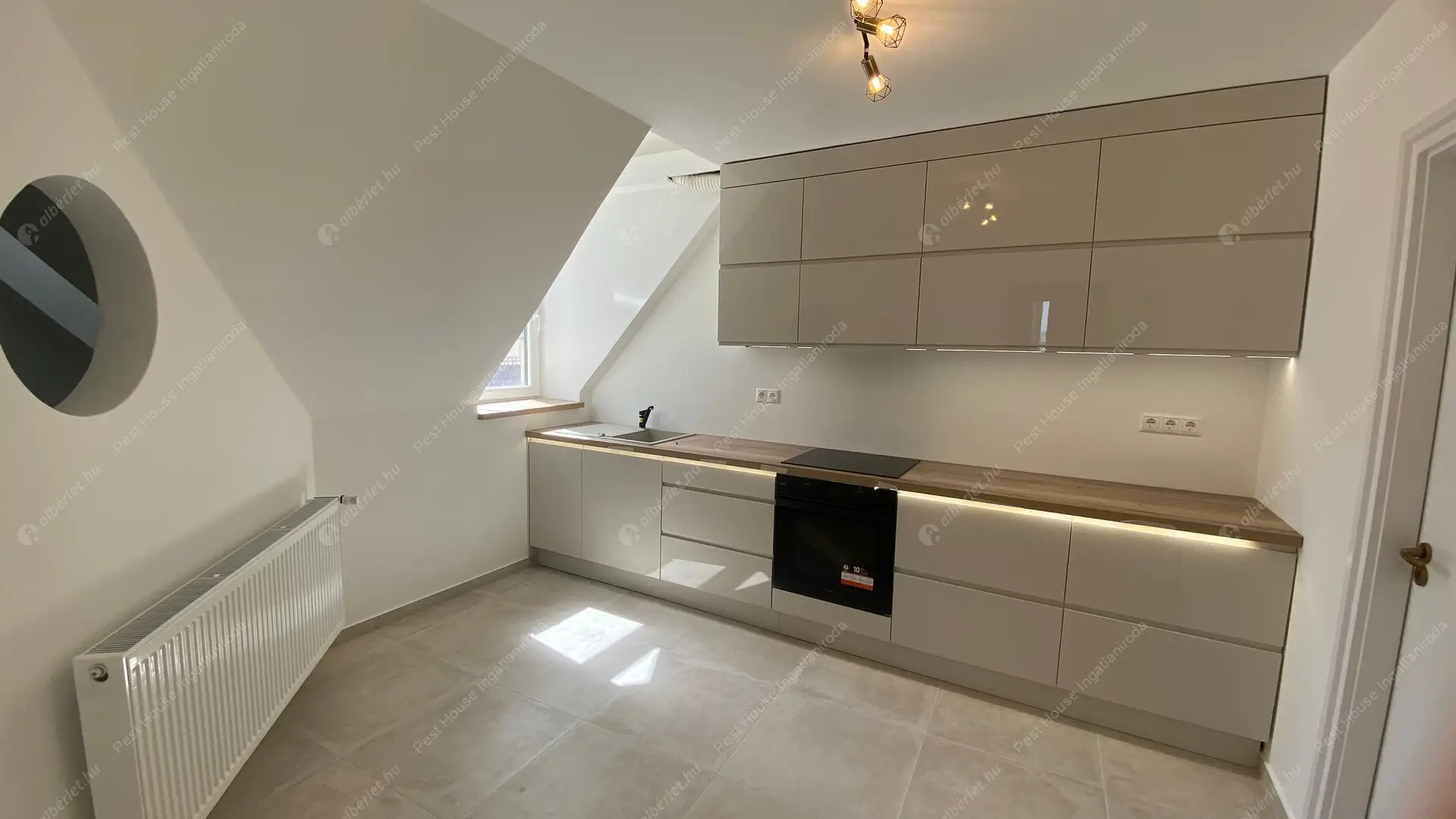 Kiadó albérlet 435000 Ft/hó áron: Budapest, I. kerület  Batthyány utca. Mérete: 100 nm, 3 szobás | Alberlet.hu - 6453542
