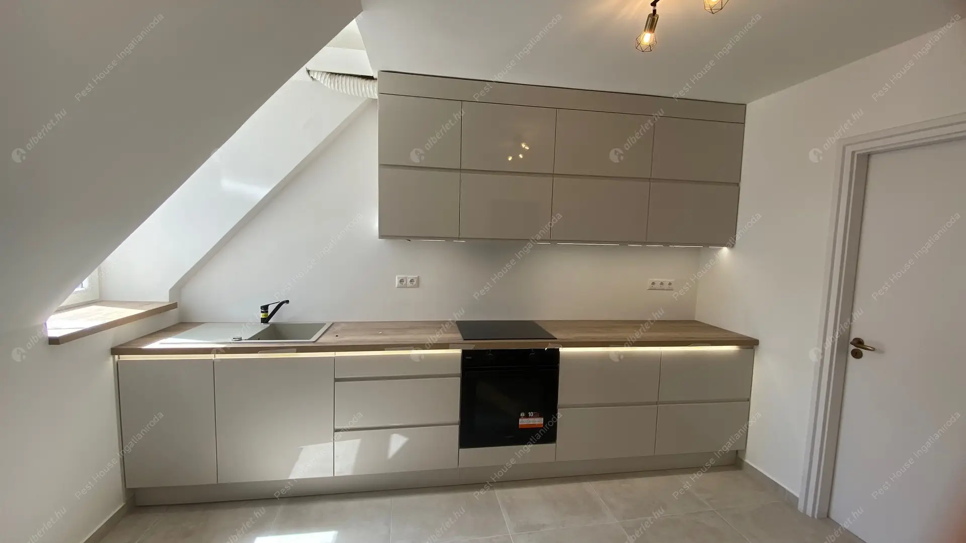 Kiadó albérlet 435000 Ft/hó áron: Budapest, I. kerület  Batthyány utca. Mérete: 100 nm, 3 szobás | Alberlet.hu - 6453543