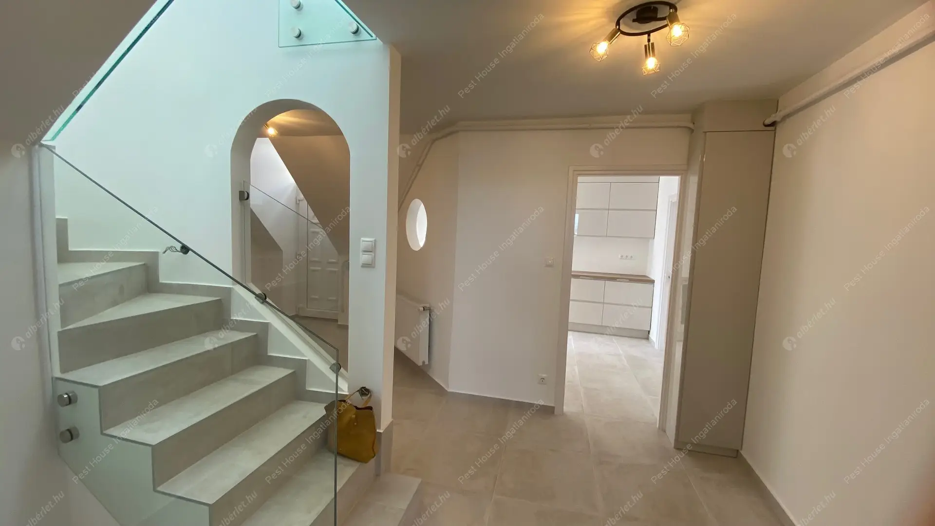 Kiadó albérlet 435000 Ft/hó áron: Budapest, I. kerület  Batthyány utca. Mérete: 100 nm, 3 szobás | Alberlet.hu - 6453549