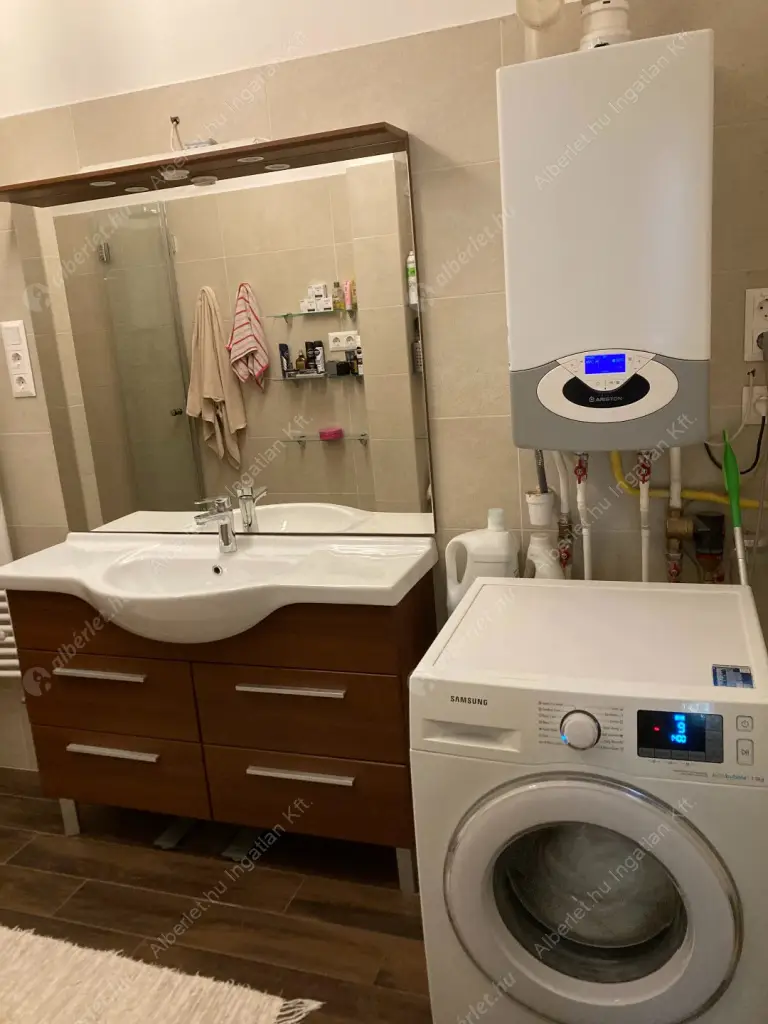 Kiadó albérlet 650000 Ft/hó áron: Budapest, I. kerület  Batthyány utca. Mérete: 105 nm, 3 szobás | Alberlet.hu - 6615854