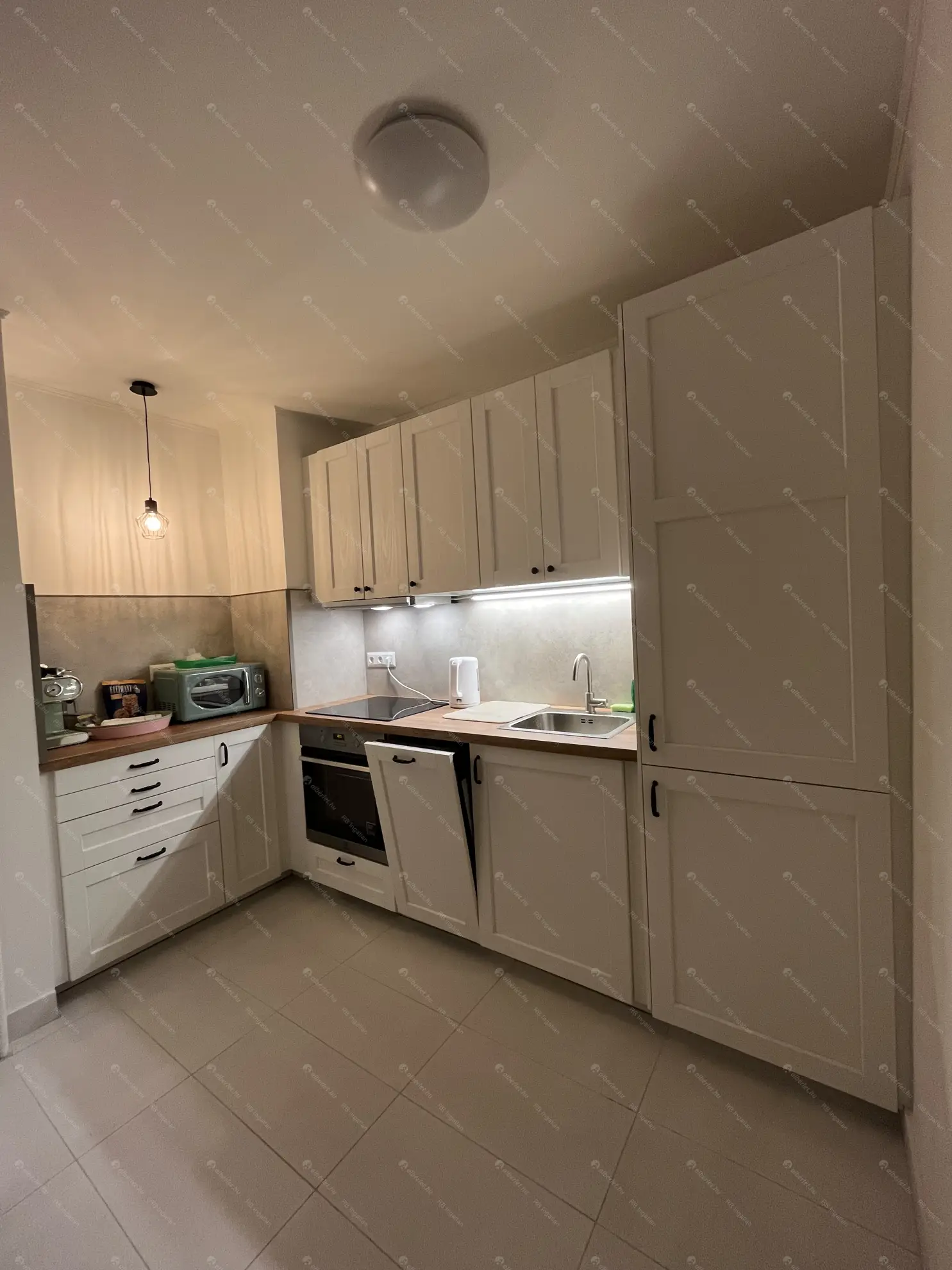 Kiadó albérlet 350000 Ft/hó áron: Budapest, I. kerület  Batthyány utca. Mérete: 60 nm, 2 szobás | Alberlet.hu - 6554248