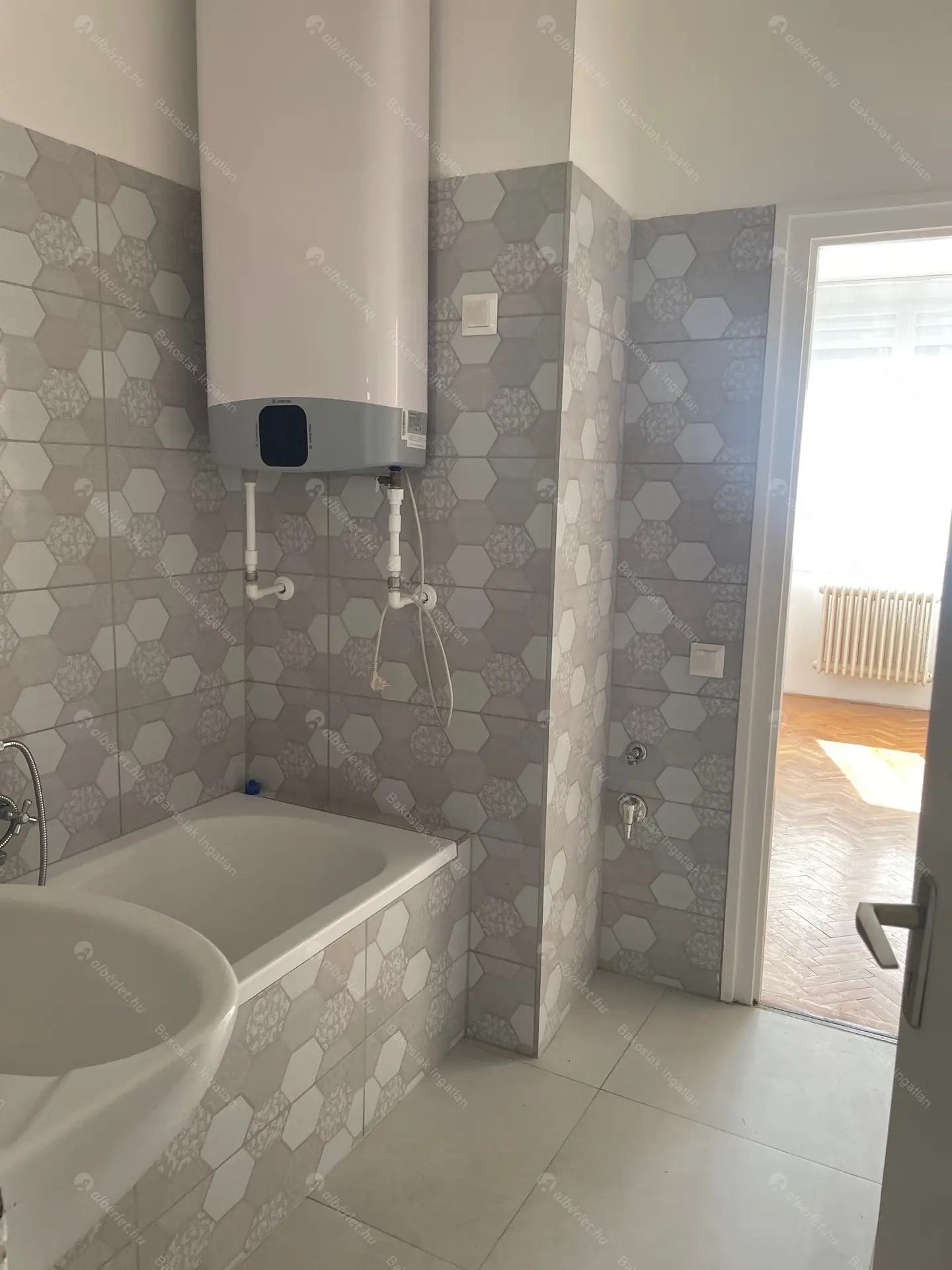 Kiadó albérlet 280000 Ft/hó áron: Budapest, I. kerület  Batthyány utca. Mérete: 62 nm, 3 szobás | Alberlet.hu - 6502836