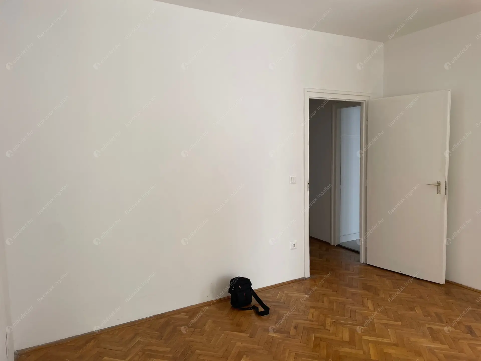 Kiadó albérlet 280000 Ft/hó áron: Budapest, I. kerület  Batthyány utca. Mérete: 62 nm, 3 szobás | Alberlet.hu - 6502844