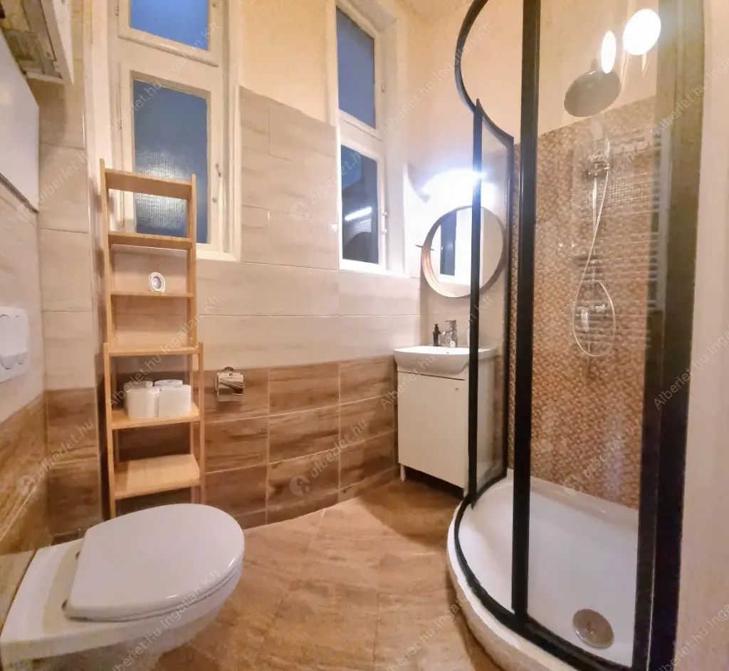 Kiadó albérlet 440000 Ft/hó áron: Budapest, I. kerület  Batthyány utca. Mérete: 72 nm, 3 szobás | Alberlet.hu - 6516832