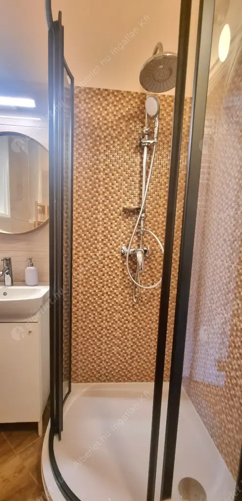 Kiadó albérlet 440000 Ft/hó áron: Budapest, I. kerület  Batthyány utca. Mérete: 72 nm, 3 szobás | Alberlet.hu - 6615622