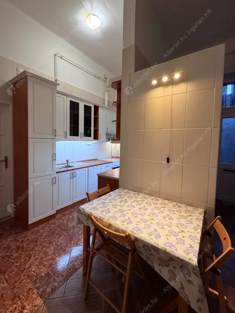 Kiadó albérlet 299000 Ft/hó áron: Budapest, I. kerület  Batthyány utca. Mérete: 73 nm, 3 szobás | Alberlet.hu - 6594001