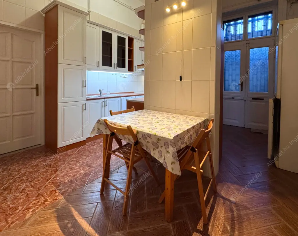 Kiadó albérlet 299000 Ft/hó áron: Budapest, I. kerület  Batthyány utca. Mérete: 73 nm, 3 szobás | Alberlet.hu - 6610328