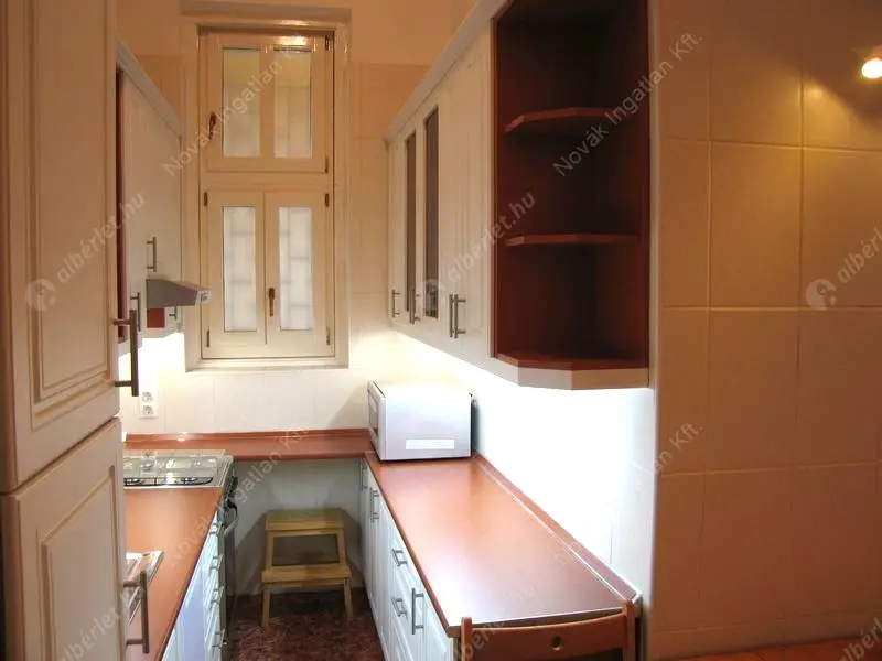 Kiadó albérlet 310000 Ft/hó áron: Budapest, I. kerület  Batthyány utca. Mérete: 73 nm, 1 szobás | Alberlet.hu - 6609640