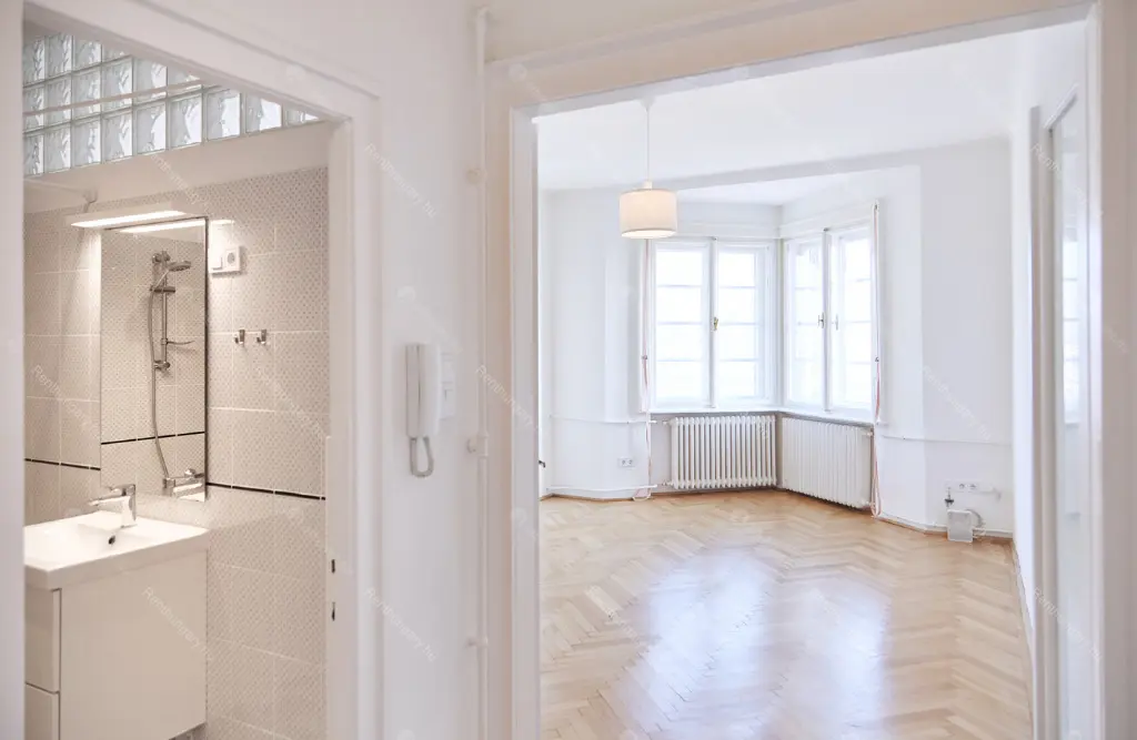 Kiadó albérlet 215000 Ft/hó áron: Budapest, I. kerület  Bem  rakpart . Mérete: 31 nm, 1 szobás | Alberlet.hu - 6661348