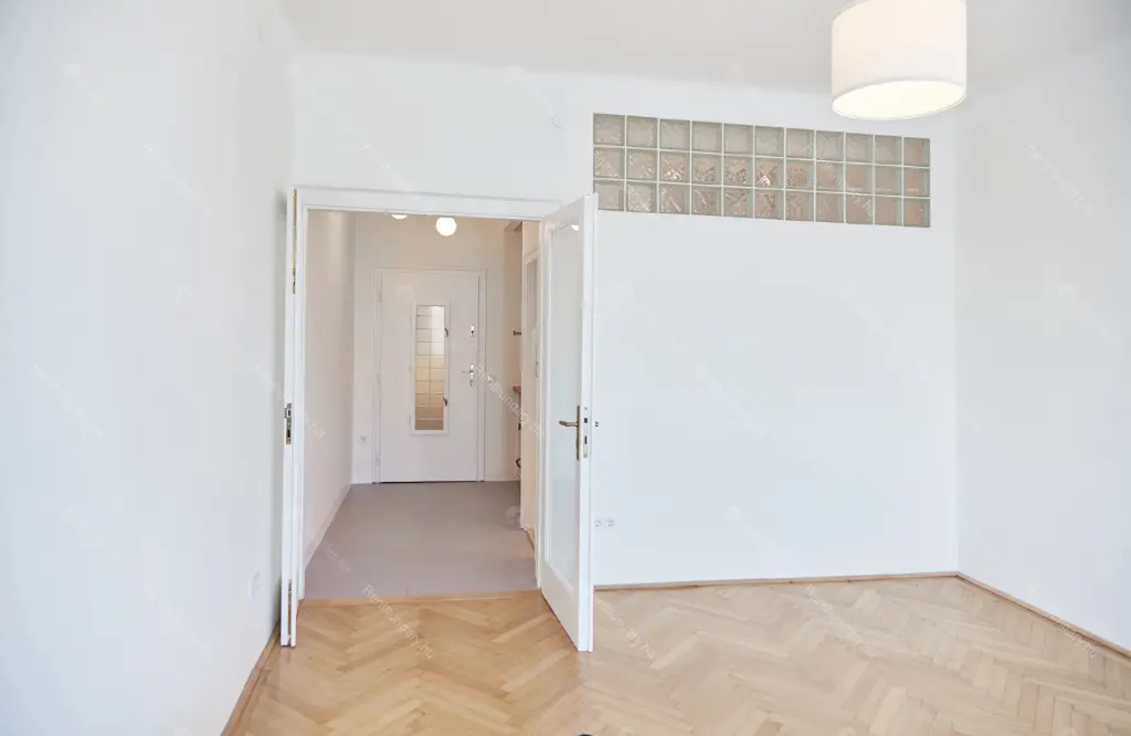 Kiadó albérlet 215000 Ft/hó áron: Budapest, I. kerület  Bem  rakpart . Mérete: 31 nm, 2 szobás | Alberlet.hu - 6659480