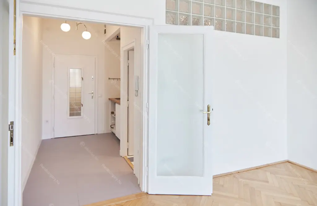 Kiadó albérlet 215000 Ft/hó áron: Budapest, I. kerület  Bem  rakpart . Mérete: 31 nm, 2 szobás | Alberlet.hu - 6659481