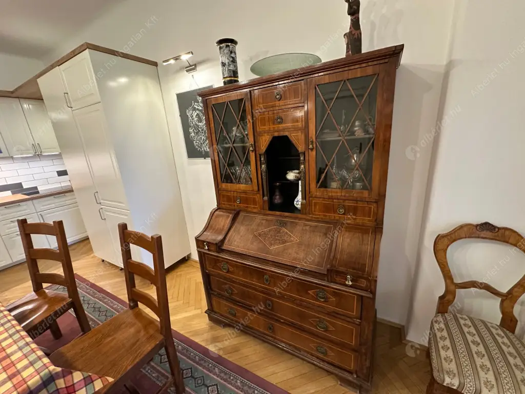 Kiadó albérlet 880000 Ft/hó áron: Budapest, I. kerület  Bem rakpart. Mérete: 125 nm, 4 szobás | Alberlet.hu - 6633457