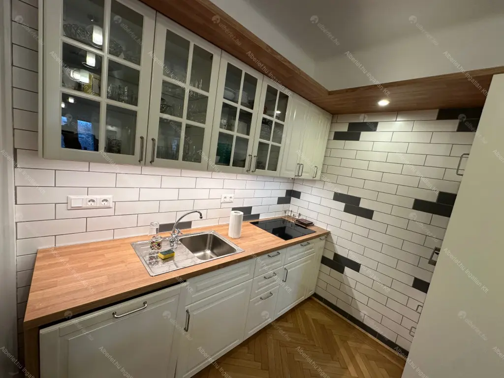 Kiadó albérlet 849000 Ft/hó áron: Budapest, I. kerület  Bem rakpart. Mérete: 125 nm, 4 szobás | Alberlet.hu - 6633539