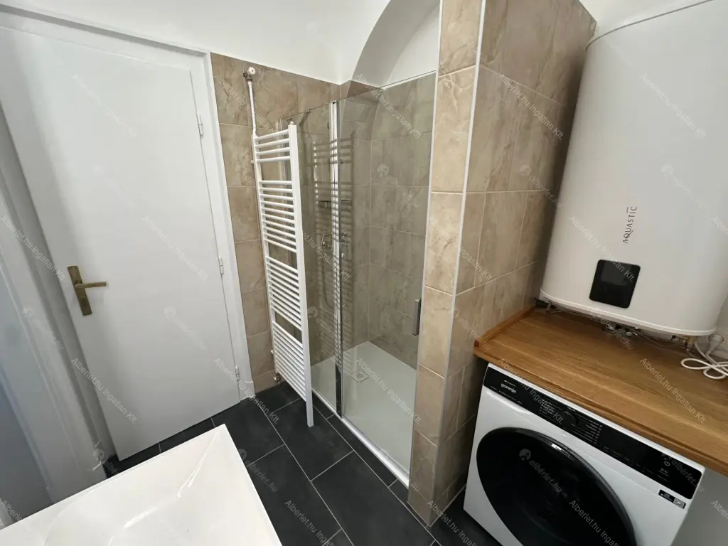 Kiadó albérlet 849000 Ft/hó áron: Budapest, I. kerület  Bem rakpart. Mérete: 125 nm, 4 szobás | Alberlet.hu - 6682305