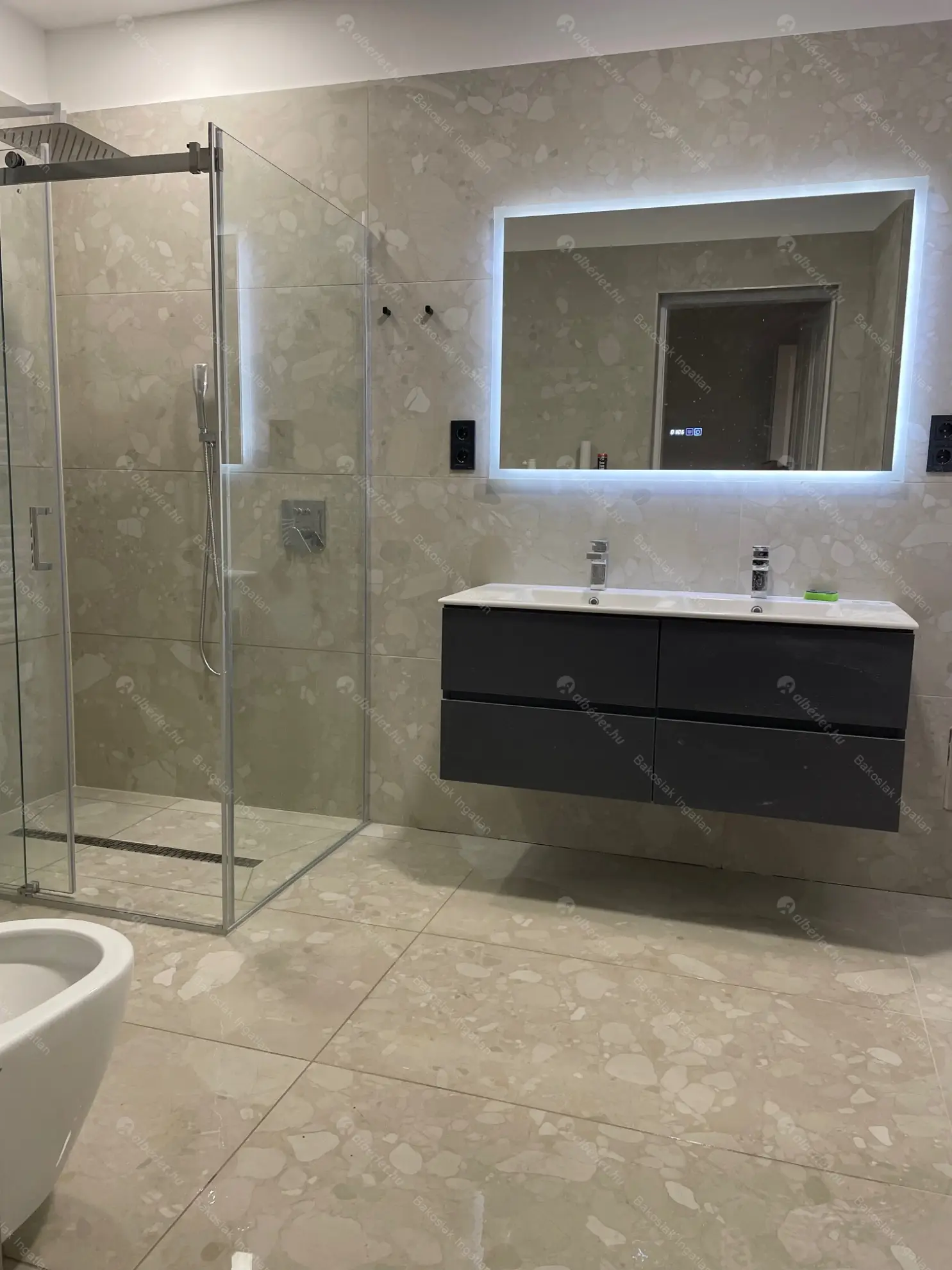 Kiadó albérlet 846000 Ft/hó áron: Budapest, I. kerület  Bem rakpart. Mérete: 95 nm, 2 szobás | Alberlet.hu - 6548873