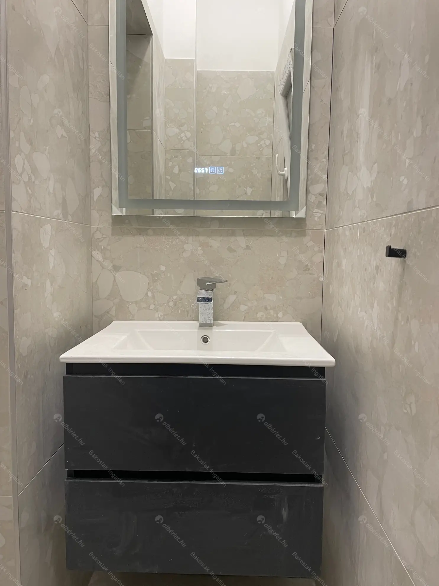 Kiadó albérlet 846000 Ft/hó áron: Budapest, I. kerület  Bem rakpart. Mérete: 95 nm, 2 szobás | Alberlet.hu - 6548875