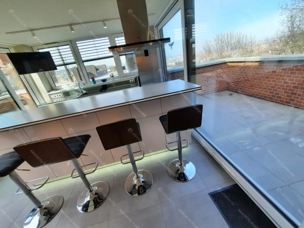 Kiadó albérlet 1700000 Ft/hó áron: Budapest, I. kerület  Bérc utca. Mérete: 160 nm, 5 szobás | Alberlet.hu - 6681694