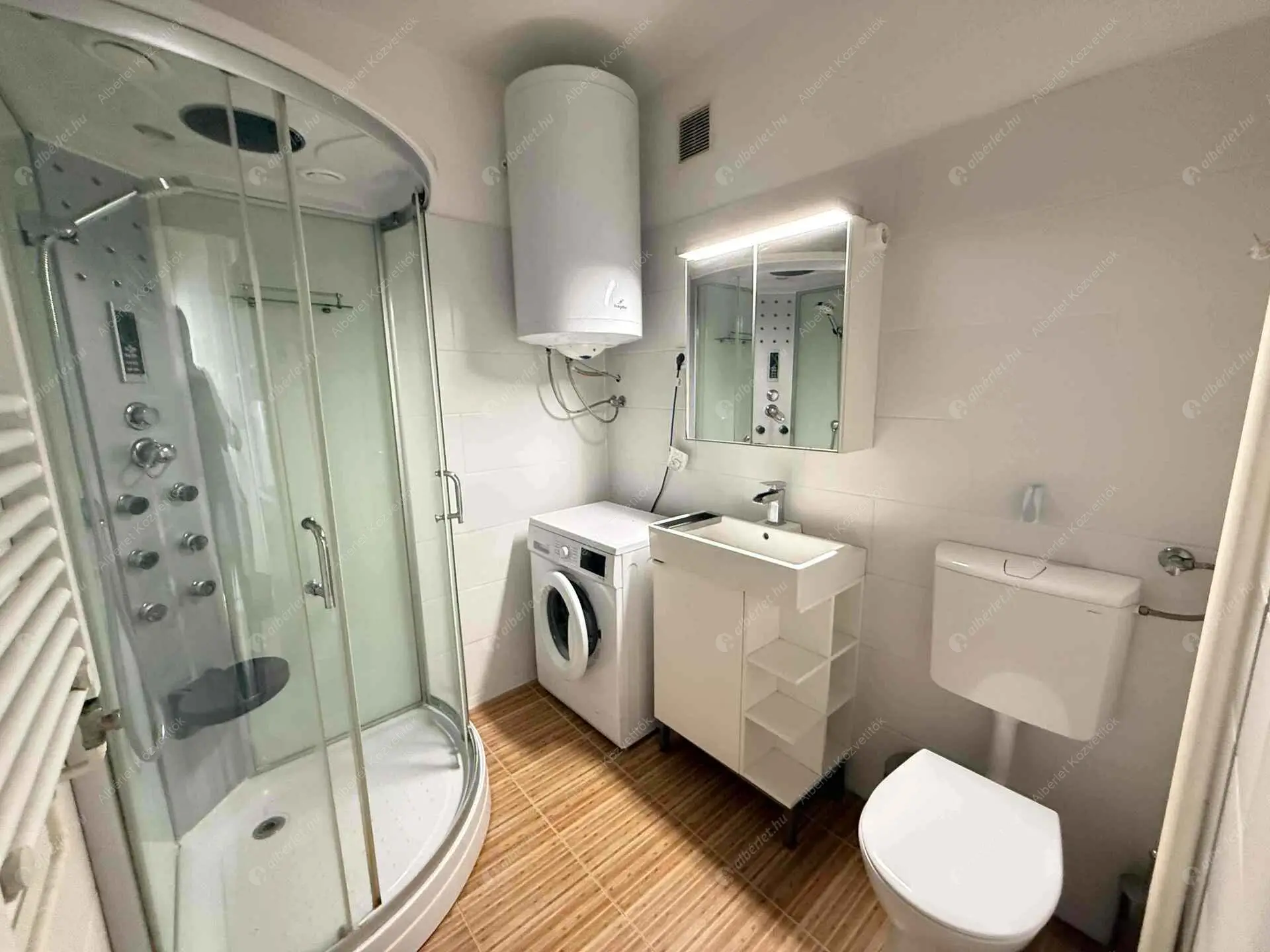 Kiadó albérlet 200000 Ft/hó áron: Budapest, I. kerület  Csalogány utca. Mérete: 36 nm, 1 szobás | Alberlet.hu - 6543570