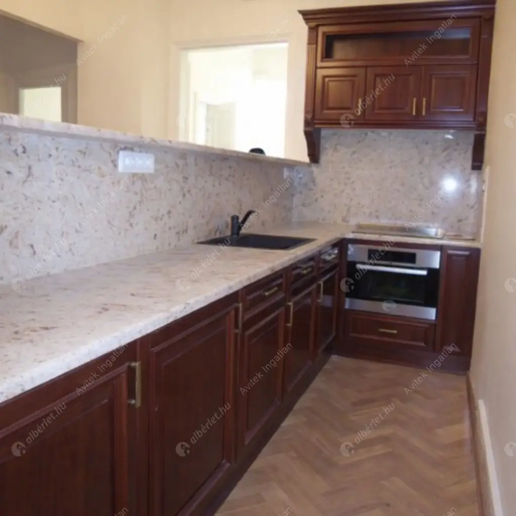 Kiadó albérlet 572000 Ft/hó áron: Budapest, I. kerület  Dísz tér. Mérete: 80 nm, 2 szobás | Alberlet.hu - 6638652