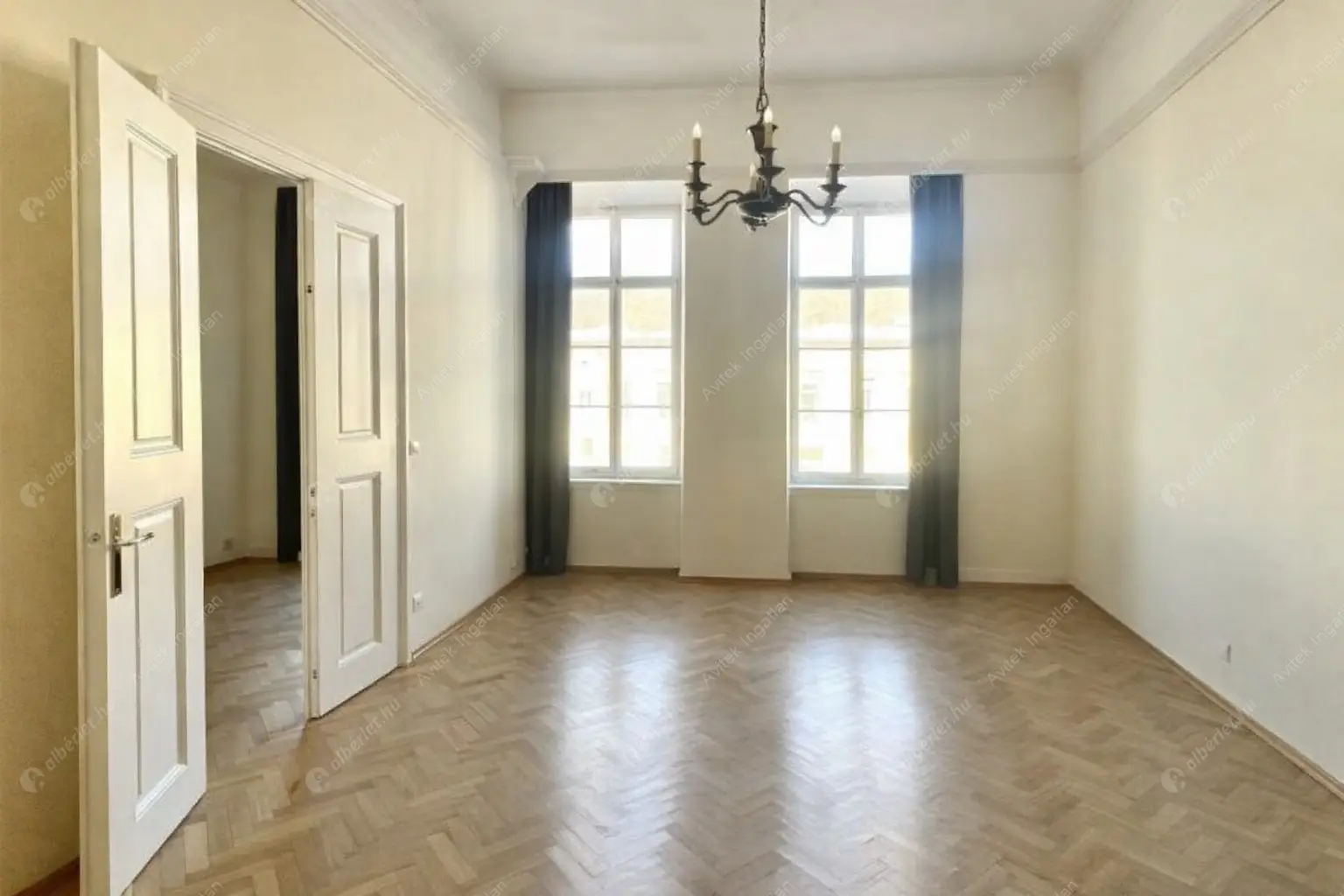 Kiadó albérlet 572000 Ft/hó áron: Budapest, I. kerület  Dísz tér. Mérete: 80 nm, 2 szobás | Alberlet.hu - 6638653