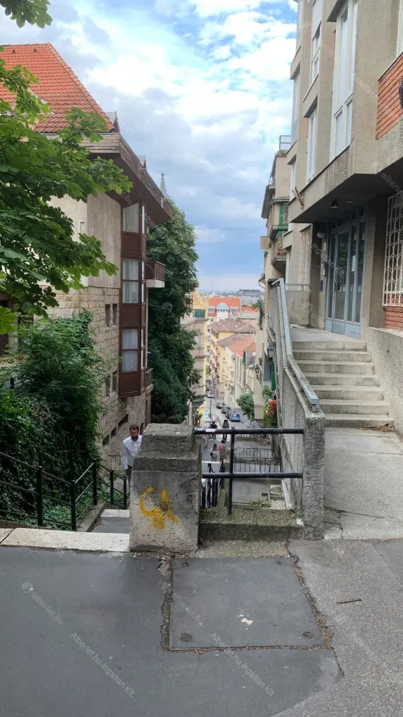 Kiadó albérlet 200000 Ft/hó áron: Budapest, I. kerület  Donáti utca. Mérete: 30 nm, 1 szobás | Alberlet.hu - 6681037