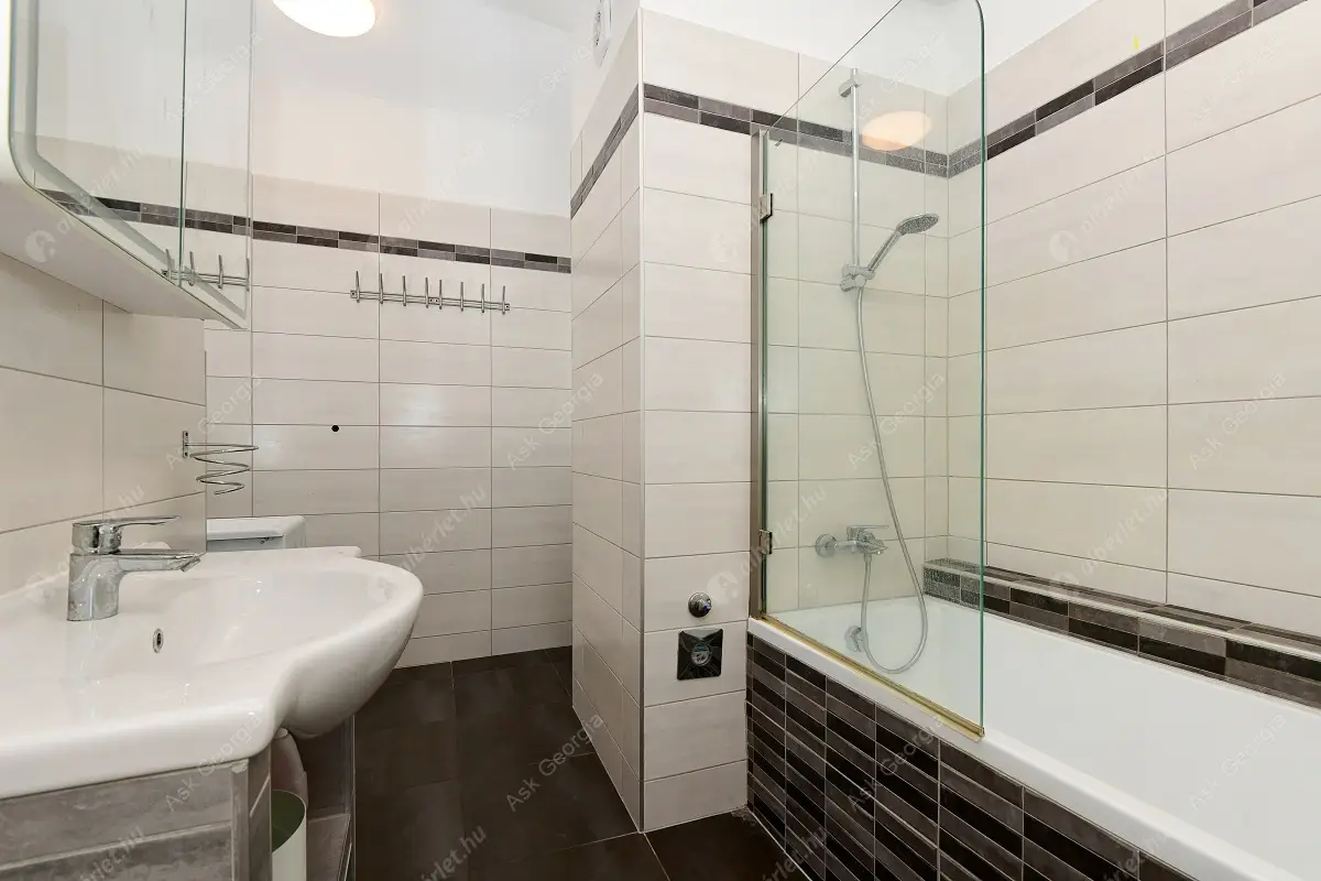 Kiadó albérlet 370000 Ft/hó áron: Budapest, I. kerület  Donáti utca. Mérete: 67 nm, 3 szobás | Alberlet.hu - 6301696