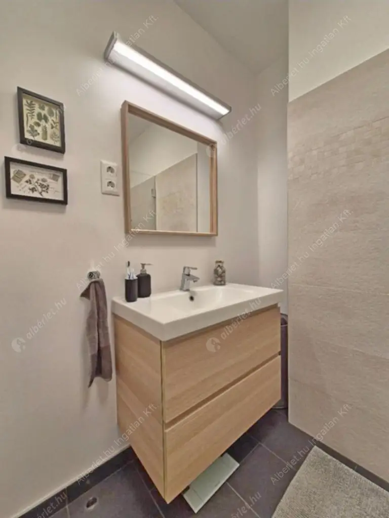 Kiadó albérlet 350000 Ft/hó áron: Budapest, I. kerület  Feszty Árpád utca. Mérete: 57 nm, 2 szobás | Alberlet.hu - 6607358