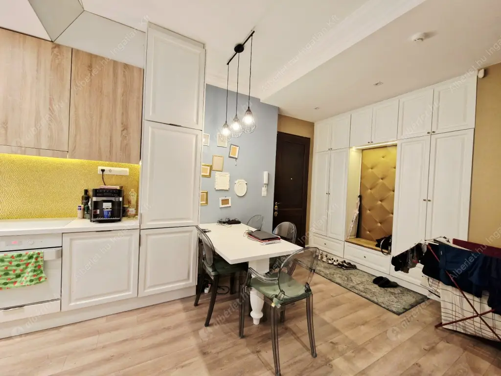 Kiadó albérlet 310000 Ft/hó áron: Budapest, I. kerület  Fiath János utca. Mérete: 48 nm, 2 szobás | Alberlet.hu - 6581375