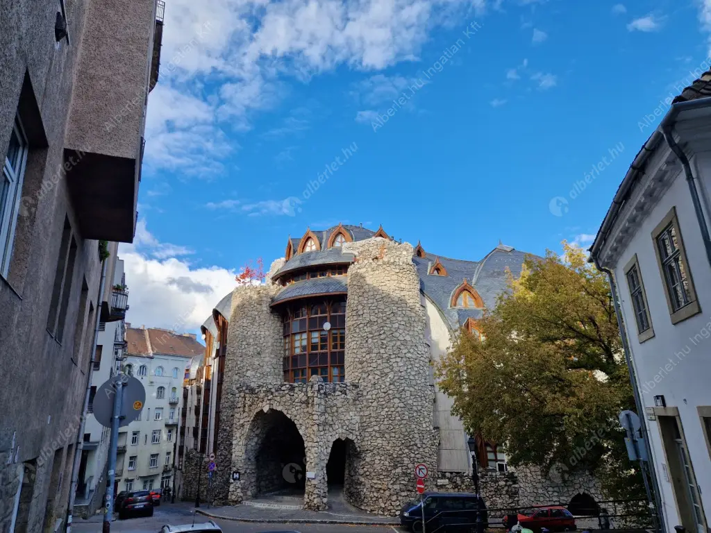 Kiadó albérlet 310000 Ft/hó áron: Budapest, I. kerület  Fiath János utca. Mérete: 48 nm, 2 szobás | Alberlet.hu - 6581387