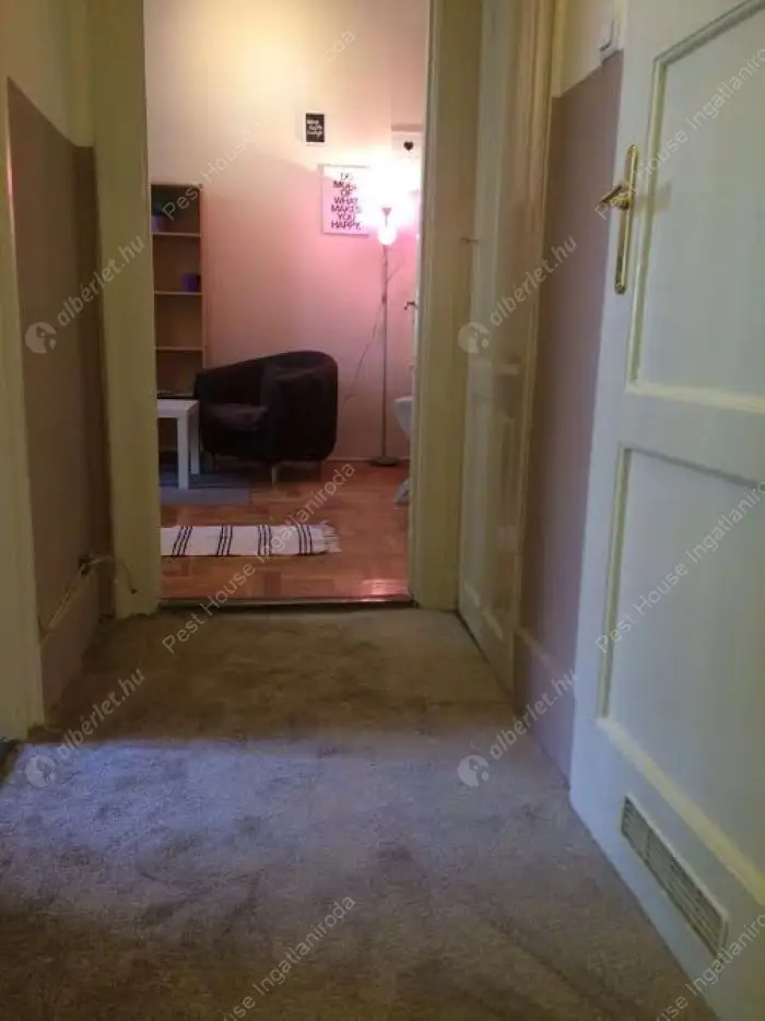 Kiadó albérlet 245000 Ft/hó áron: Budapest, I. kerület  Fő utca. Mérete: 35 nm, 1 szobás | Alberlet.hu - 6546025