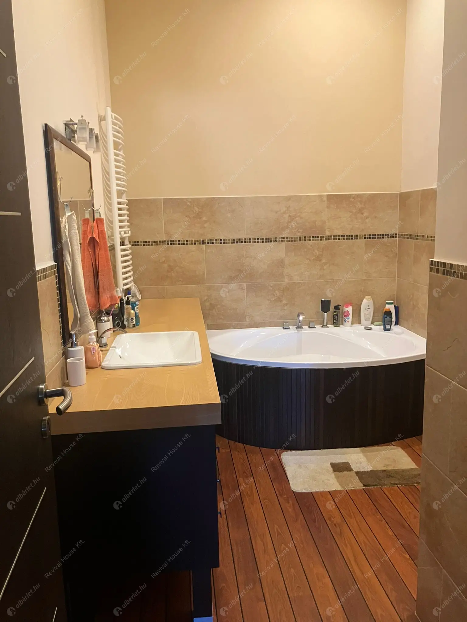 Kiadó albérlet 619000 Ft/hó áron: Budapest, I. kerület  Fő utca. Mérete: 96 nm, 3 szobás | Alberlet.hu - 6607233