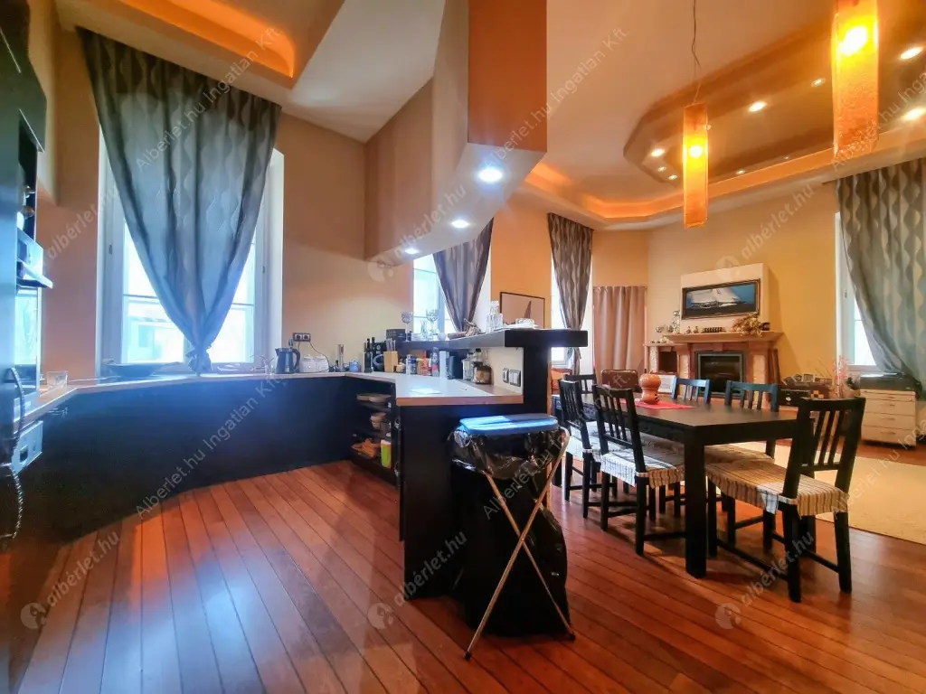Kiadó albérlet 590000 Ft/hó áron: Budapest, I. kerület  Fő utca. Mérete: 96 nm, 3 szobás | Alberlet.hu - 6619707
