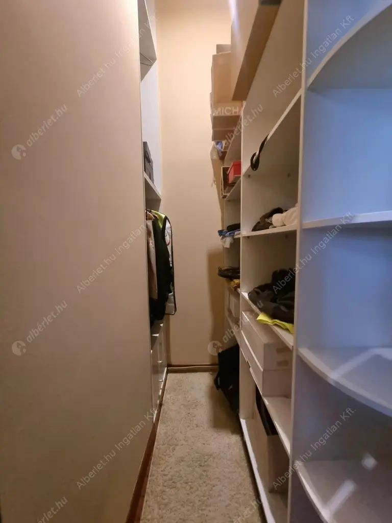 Kiadó albérlet 590000 Ft/hó áron: Budapest, I. kerület  Fő utca. Mérete: 96 nm, 3 szobás | Alberlet.hu - 6619708