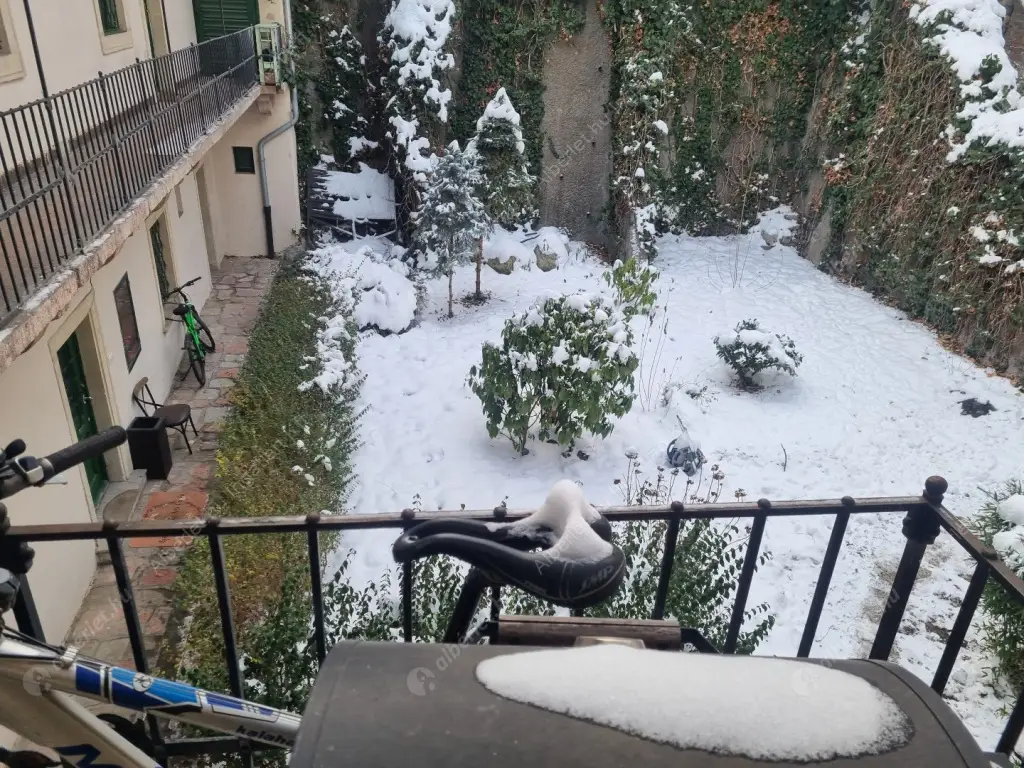 Kiadó albérlet 590000 Ft/hó áron: Budapest, I. kerület  Fő utca. Mérete: 96 nm, 3 szobás | Alberlet.hu - 6619723