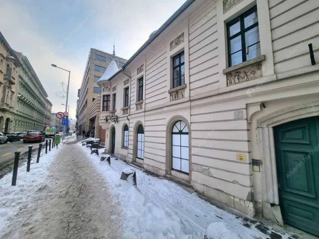 Kiadó albérlet 590000 Ft/hó áron: Budapest, I. kerület  Fő utca. Mérete: 96 nm, 3 szobás | Alberlet.hu - 6619727