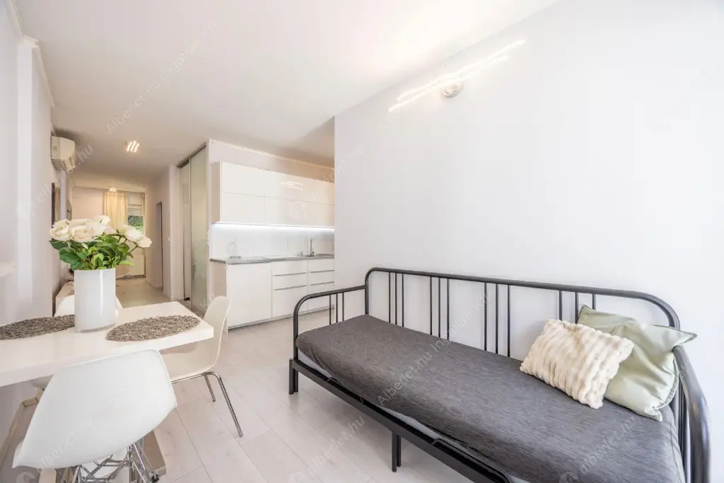 Kiadó albérlet 349000 Ft/hó áron: Budapest, I. kerület  Gellérthegy utca. Mérete: 55 nm, 1 szobás | Alberlet.hu - 6515194