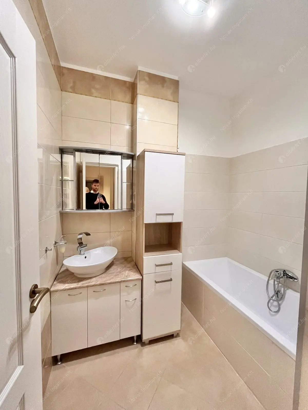 Kiadó albérlet 255000 Ft/hó áron: Budapest, I. kerület  Hattyú utca. Mérete: 46 nm, 1 szobás | Alberlet.hu - 6584847