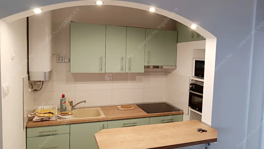 Kiadó albérlet 280000 Ft/hó áron: Budapest, I. kerület  Hunyadi János út. Mérete: 45 nm, 1 szobás | Alberlet.hu - 6606295