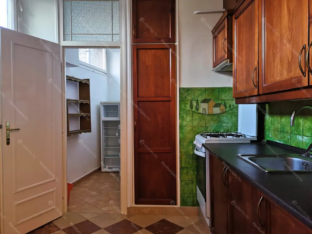 Kiadó albérlet 290000 Ft/hó áron: Budapest, I. kerület  Hunyadi János út. Mérete: 67 nm, 2 szobás | Alberlet.hu - 6708065