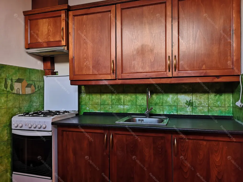 Kiadó albérlet 290000 Ft/hó áron: Budapest, I. kerület  Hunyadi János út. Mérete: 67 nm, 2 szobás | Alberlet.hu - 6708066