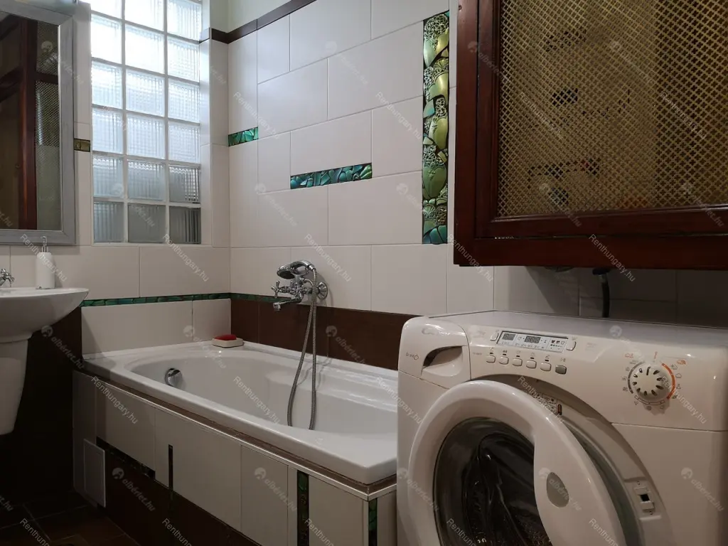 Kiadó albérlet 290000 Ft/hó áron: Budapest, I. kerület  Hunyadi János út. Mérete: 67 nm, 2 szobás | Alberlet.hu - 6708075