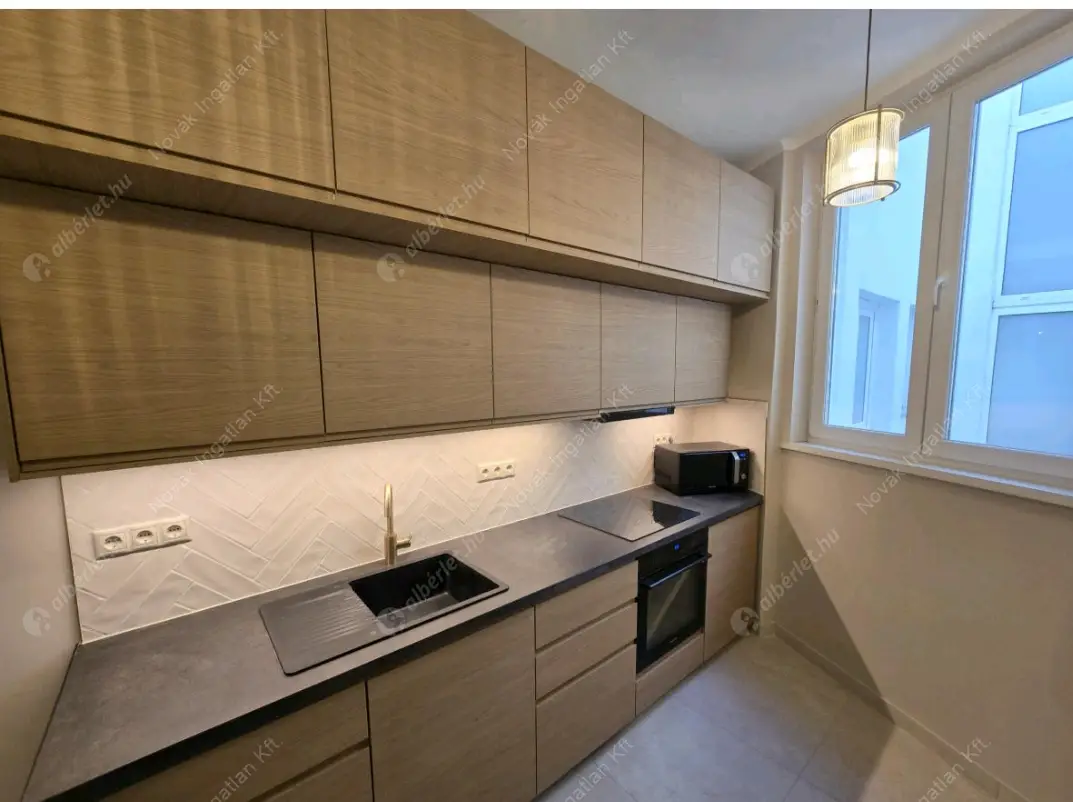 Kiadó albérlet 370000 Ft/hó áron: Budapest, I. kerület  Hunyadi János út. Mérete: 72 nm, 2 szobás | Alberlet.hu - 6575281