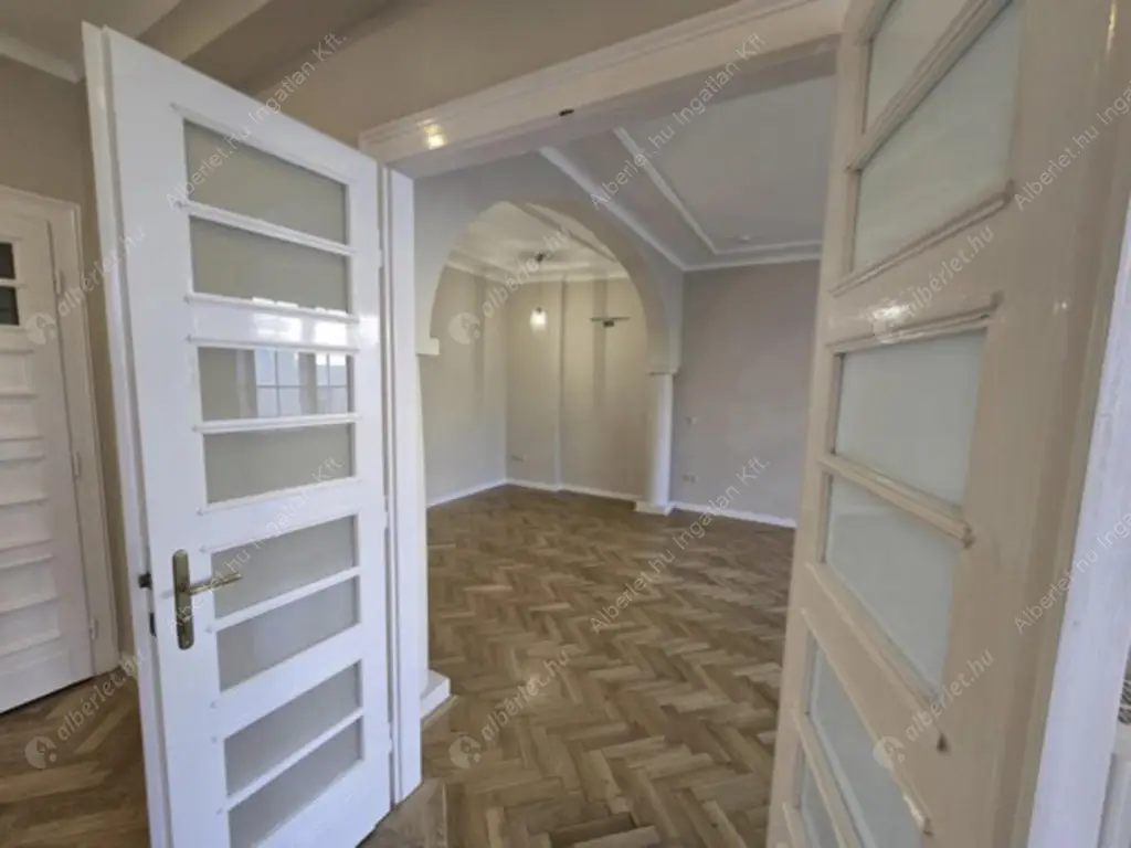 Kiadó albérlet 370000 Ft/hó áron: Budapest, I. kerület  Hunyadi János út. Mérete: 72 nm, 2 szobás | Alberlet.hu - 6578705