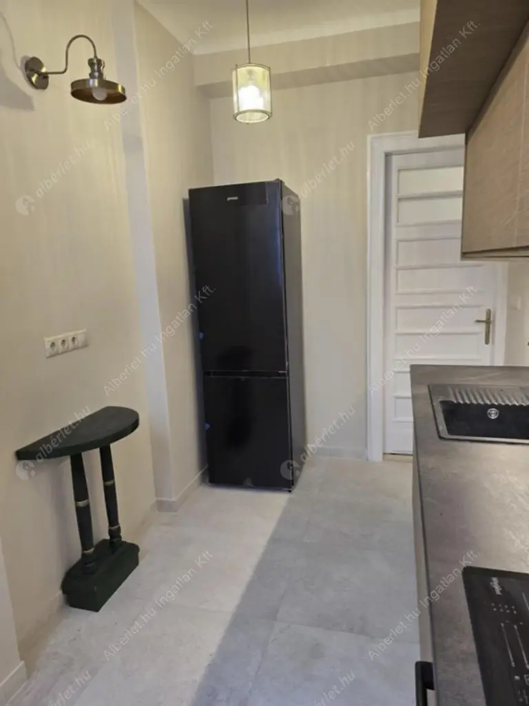 Kiadó albérlet 370000 Ft/hó áron: Budapest, I. kerület  Hunyadi János út. Mérete: 72 nm, 2 szobás | Alberlet.hu - 6578715